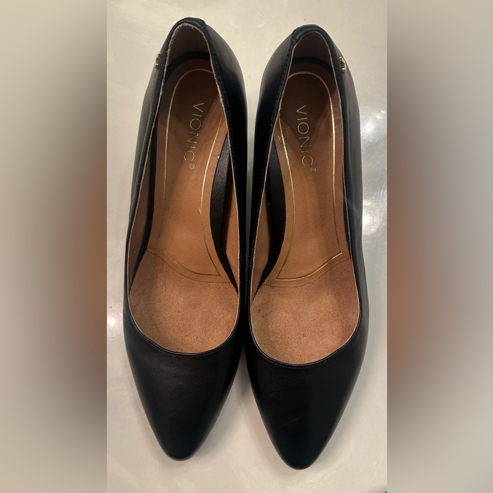 VIONIC heels - Picture 3 of 11
